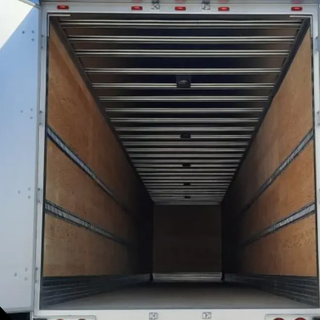 Interior de caja seca